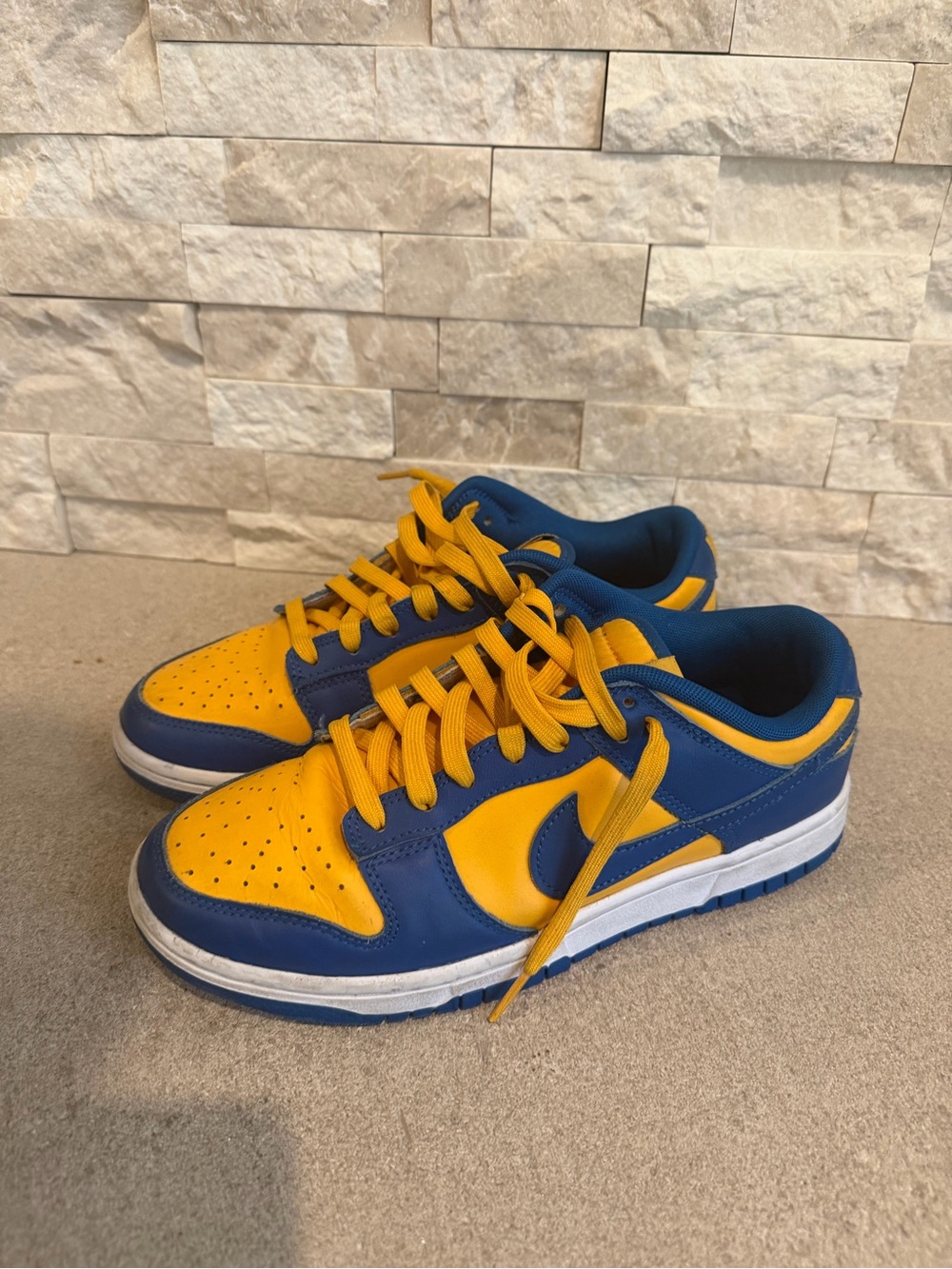 Nike Men's Blue & Yellow Low-Top Sneakers